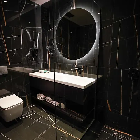 The View Boutique Wlora