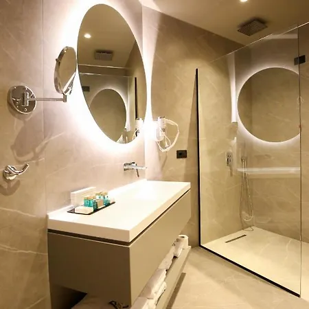 The View Boutique Hotell 4*